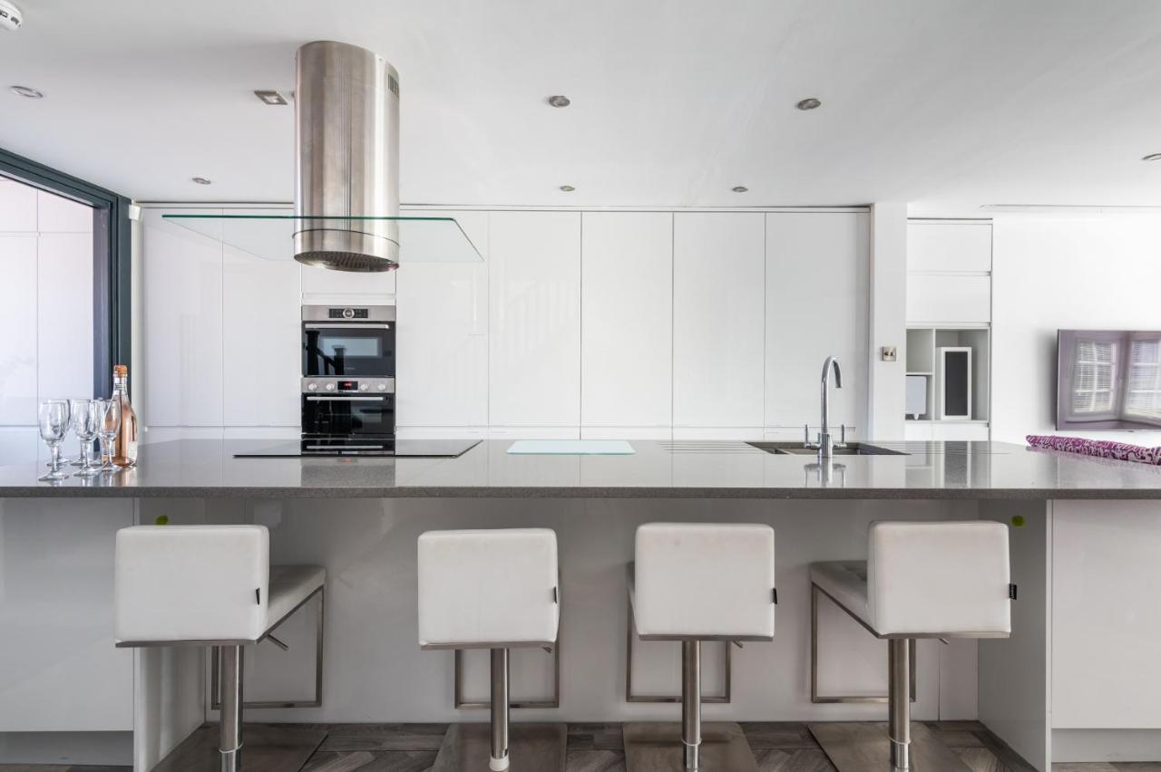 Modern Duplex Apt With 75 Inch Tv I Pass The Keys York Exterior foto