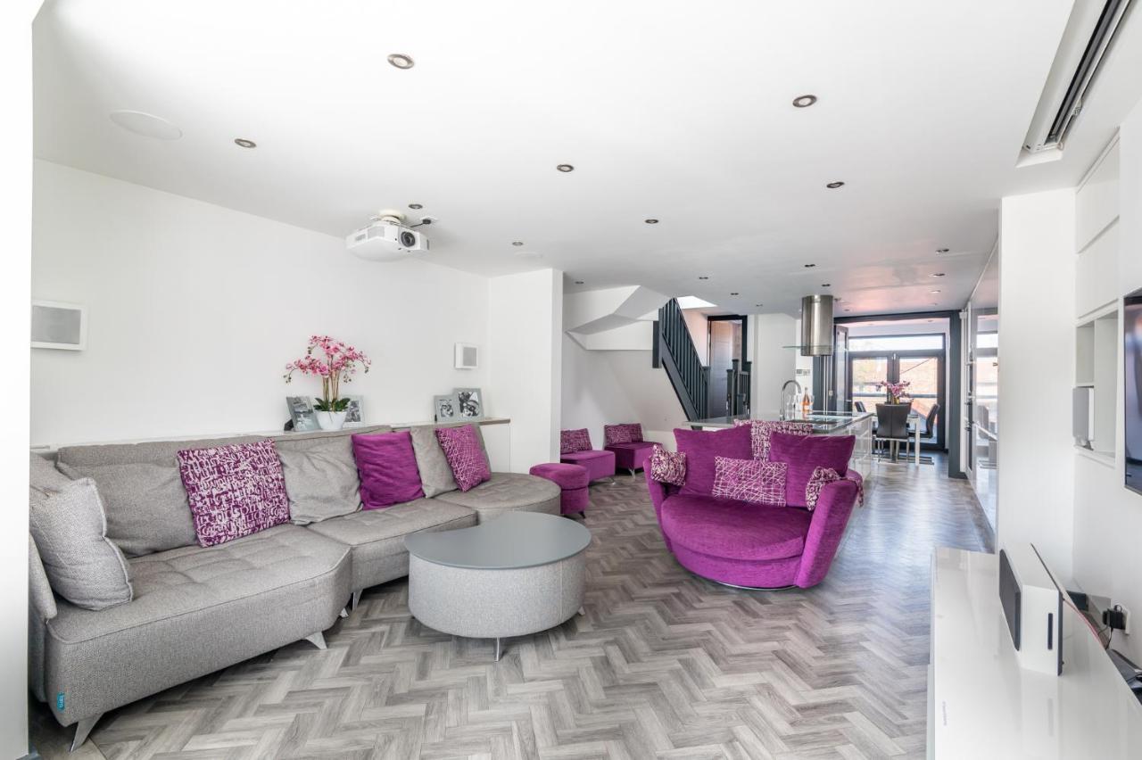 Modern Duplex Apt With 75 Inch Tv I Pass The Keys York Exterior foto